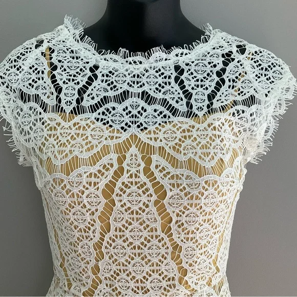 Adelyn Rae, size XS, sleeveless gold, and white dress - Picture 6 of 7